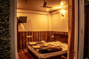 Gayatri Lodge
